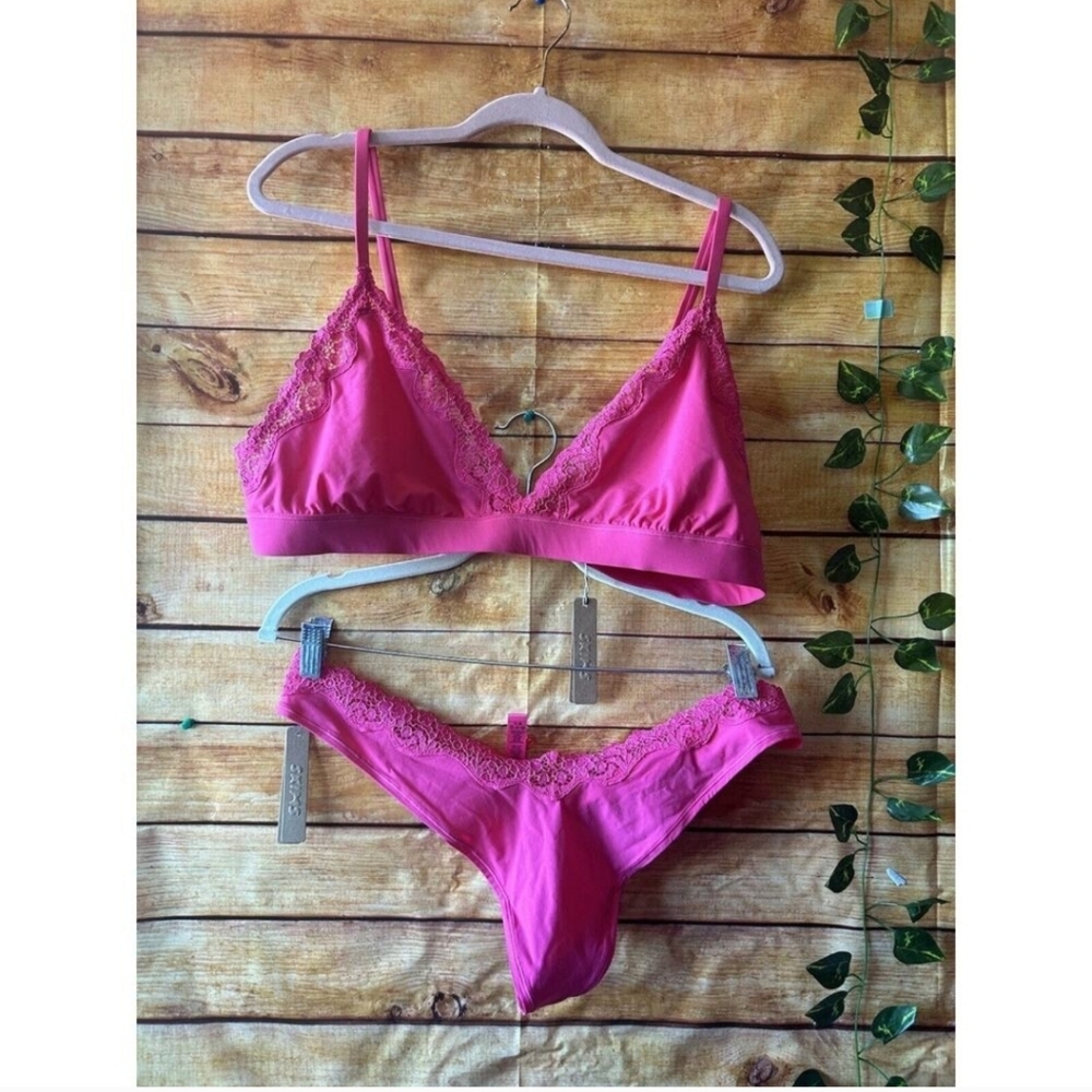 Skims Valenine Fits Everybody Lace Scoop Bralette And Thong in Neon Rose Size 4X